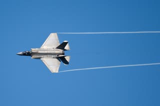 Os caças F-35 são produzidos principalmente pelo fabricante norte-americano Lockheed Martin
